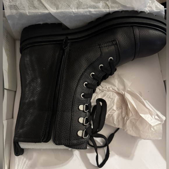 Brand new size women’s 8.5 Andre Assous black combat boots. - Picture 15 of 15